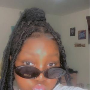 Meet your Posher, Jean